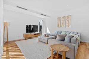 Salt and Serenity - Short Walk to Beach