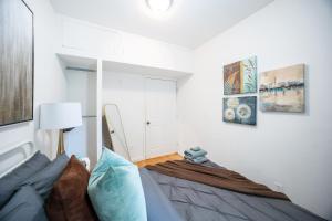 Modern Apartment By Central Park - 3 BR