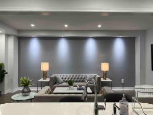 Elegant Oakville Town Residece