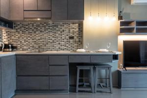 Luxury 1BR Condo – Pool Mountain Views D508