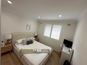 Coogee Sunrise shared Apt with Parking & Work Desk