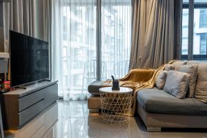 5 Kamala 1BR Pool Gym Rooftop Bar L501