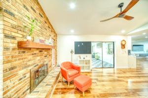 Kids- Friendly Stay in Cape! Heated Pool- Tesla charger & SPA