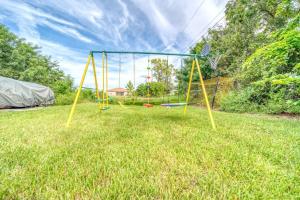 Kids- Friendly Stay in Cape! Heated Pool- Tesla charger & SPA