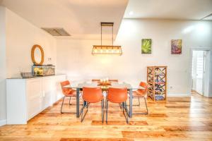 Kids- Friendly Stay in Cape! Heated Pool- Tesla charger & SPA