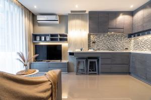 Modern 1BR Mountain-View Apt Kamala Resort B610