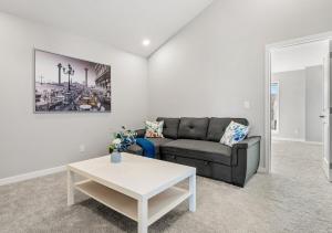 Cozy 3-Bedroom Family Retreat Home in Rangeview