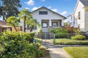 La Perle Cachee Coastal Hidden Gem