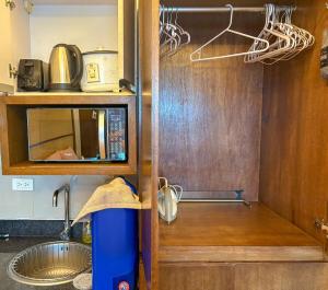 City View Unit near Makati CBD