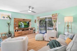 Fire Pit Tropical Oasis Steps to Beach Outdoor Seating