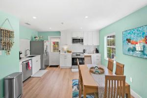 Fire Pit Tropical Oasis Steps to Beach Outdoor Seating