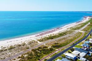 Marine Holiday Home - Geographe