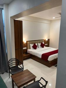 Hotel Krishna Anandam -Near Prem mandir