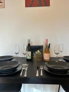 Ruhige, klimatisierte Wohnung nahe Zentrum & Bahnhof