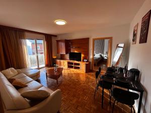 Ruhige, klimatisierte Wohnung nahe Zentrum & Bahnhof