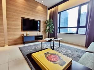 Suasana Suites Johor Bahru 2 Bedroom Apartment with Pool Walk to CIQ & JBCC