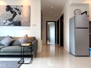 Suasana Suites Johor Bahru 2 Bedroom Apartment with Pool Walk to CIQ & JBCC
