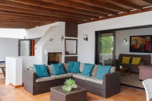 Villa Cielos by Villa Plus