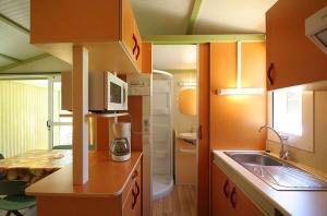Complexes hoteliers Camping La Pinede : photos des chambres
