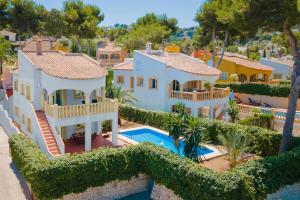 Villa Ciruela by Villa Plus