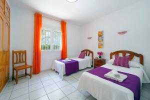 Villa Ciruela by Villa Plus