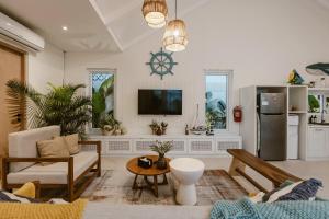 Rumi Bumi - Tropical Beach Shack near Melasti Beach