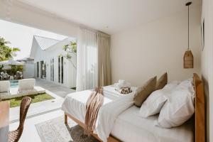 Rumi Bumi - Tropical Beach Shack near Melasti Beach