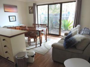 Cresta 1 Crescent Head