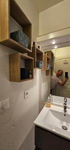 Résidence privée grande terrasse piscine privée plage port gare