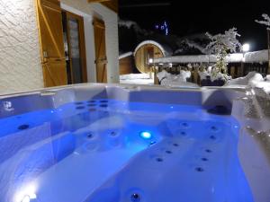 Aubier Confort Spa Chalet Domaine du Fraizier