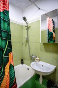 Urban Escape Kaunas - Quiet Apartment 5 km from City Center