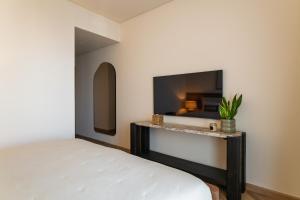 Seraya Residences at 52-42 EMAAR