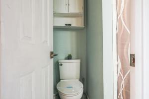 Chic Studio Cottage - Walk to Siesta Key Beach!