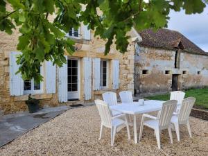 Lake House A Tranquil Escape