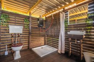 Luxury glamping in Constable Country - Valley View Yurt