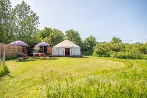 Luxury glamping in Constable Country - Valley View Yurt