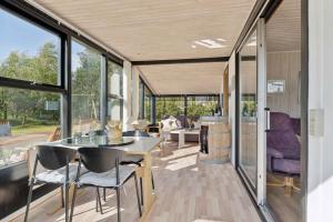 Lovely Cottage Close To The Water