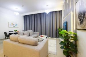 Burj Vista Downtown Near To Dubai Mall - 2BHK