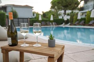 Odysseas Studios with Private Pool, close to Tsilivi Beach