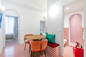 Exterior apartment—Color and comfort in Malasaña