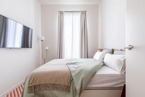 Exterior apartment—Color and comfort in Malasaña