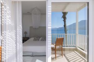 Villa Madouri 5 bed seafront villa with private pool