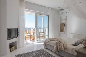 Villa Madouri 5 bed seafront villa with private pool