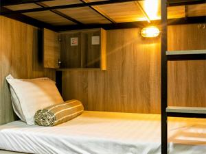Base Backpackers
