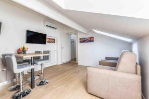 heated HYDROMASSAGE POOL Central Station1 View