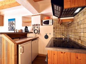 Courchevel 1850, 2 Pièces Idéal pour 4, Wi-Fi et Balcon - FR-1-575-242