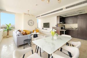 Silkhaus Vacation Homes Lavish 2BDR at Sky Gardens in DIFC