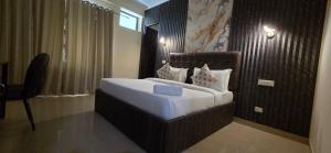 Divine India Service Apartment, Noida - 72 3BHK