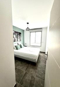 T3 lumineux avec terrasse, parking et piscine