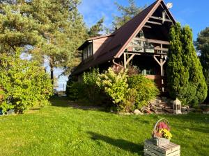 Dom Zielarki na Kaszubach - widok na jezioro, sauna, balia